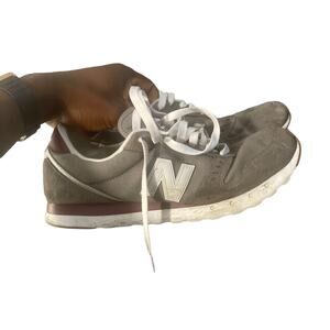 New Balance 311 Sneakers size 10.5
